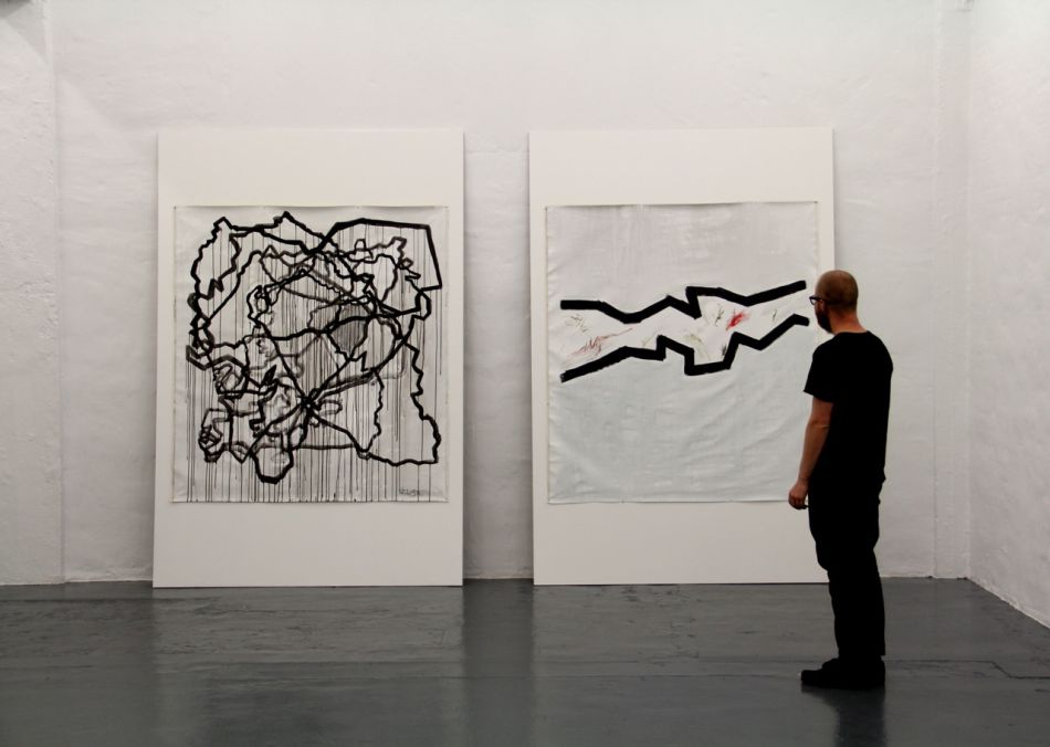 Click the image for a view of: Installation view 01